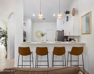 581 Eldron Boulevard Se - Photo Thumbnail 10