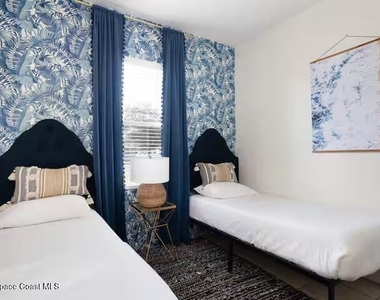 581 Eldron Boulevard Se - Photo Thumbnail 17