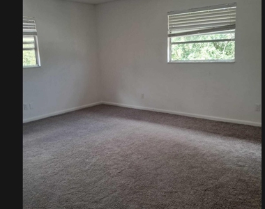 101 Woodland Drive - Photo Thumbnail 7