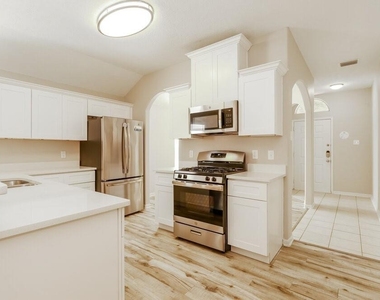 11002 Northam Drive - Photo Thumbnail 7