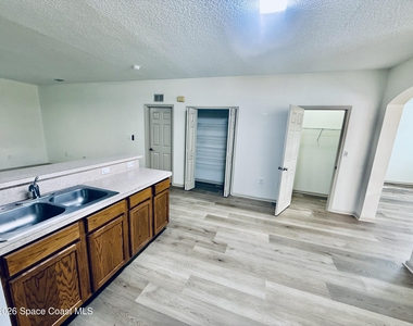 3206 Tarpon Avenue Se - Photo Thumbnail 9