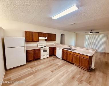 3206 Tarpon Avenue Se - Photo Thumbnail 5