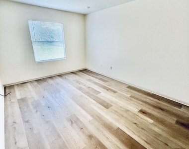 3206 Tarpon Avenue Se - Photo Thumbnail 10