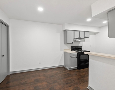 12955 Woodforest Boulevard - Photo Thumbnail 5