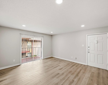 12955 Woodforest Boulevard - Photo Thumbnail 3