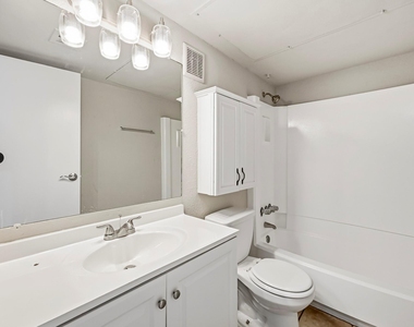 12955 Woodforest Boulevard - Photo Thumbnail 16