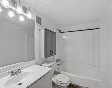 12955 Woodforest Boulevard - Photo Thumbnail 7