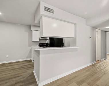 12955 Woodforest Boulevard - Photo Thumbnail 9