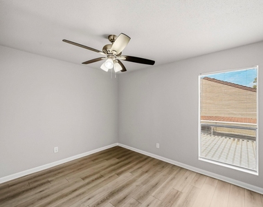 12955 Woodforest Boulevard - Photo Thumbnail 11
