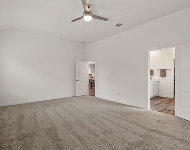 125 Aurora Springs Drive - Photo Thumbnail 11