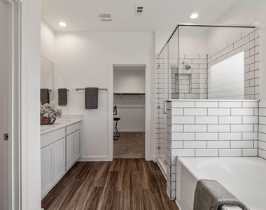 125 Aurora Springs Drive - Photo Thumbnail 13