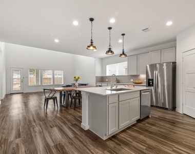 125 Aurora Springs Drive - Photo Thumbnail 5