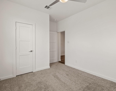 125 Aurora Springs Drive - Photo Thumbnail 20