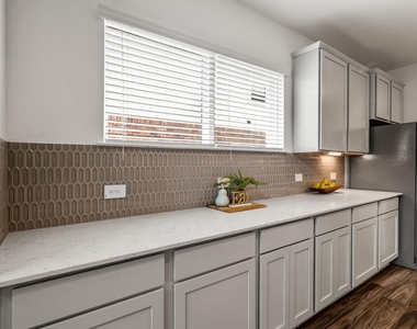 125 Aurora Springs Drive - Photo Thumbnail 6
