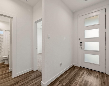 125 Aurora Springs Drive - Photo Thumbnail 4