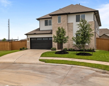 125 Aurora Springs Drive - Photo Thumbnail 2