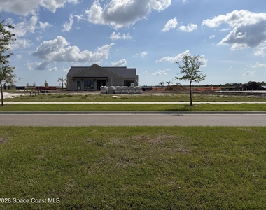 1434 Garabaldi Circle Se - Photo Thumbnail 16