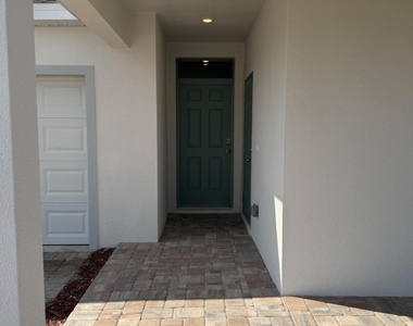 1434 Garabaldi Circle Se - Photo Thumbnail 5