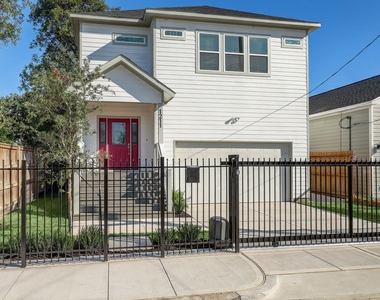 1211 E 32nd Street - Photo Thumbnail 1