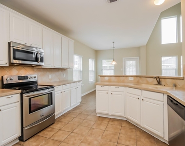 9410 Mustang Park Court - Photo Thumbnail 6