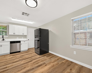 111 N 4th Street - Photo Thumbnail 25