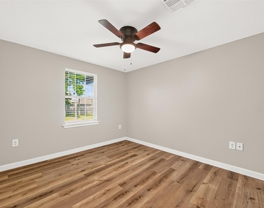 111 N 4th Street - Photo Thumbnail 19