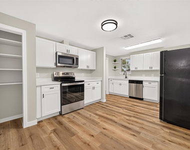 111 N 4th Street - Photo Thumbnail 24