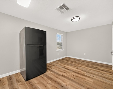 111 N 4th Street - Photo Thumbnail 20