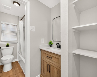 111 N 4th Street - Photo Thumbnail 12