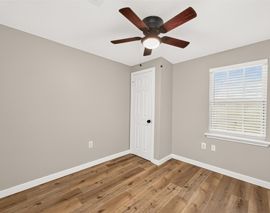 111 N 4th Street - Photo Thumbnail 15