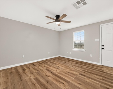 111 N 4th Street - Photo Thumbnail 8