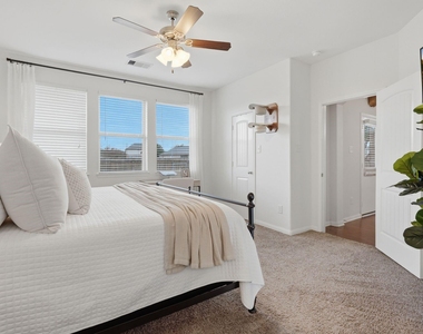 118 Shadow Springs Trail - Photo Thumbnail 23