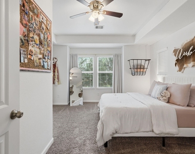 118 Shadow Springs Trail - Photo Thumbnail 31