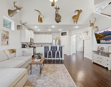 118 Shadow Springs Trail - Photo Thumbnail 16