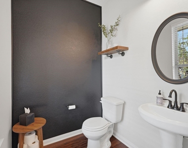 118 Shadow Springs Trail - Photo Thumbnail 5