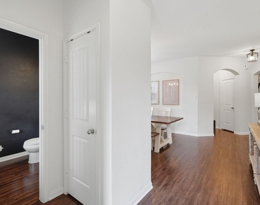 118 Shadow Springs Trail - Photo Thumbnail 4