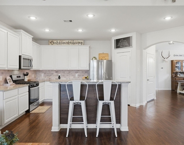 118 Shadow Springs Trail - Photo Thumbnail 15