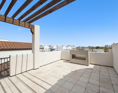 114 Calle Catalina Place - Photo Thumbnail 36