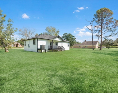 1902 Westview Drive - Photo Thumbnail 27