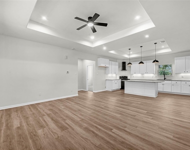 1902 Westview Drive - Photo Thumbnail 7
