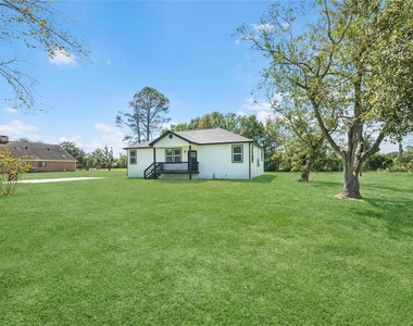 1902 Westview Drive - Photo Thumbnail 5