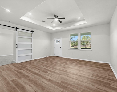1902 Westview Drive - Photo Thumbnail 9