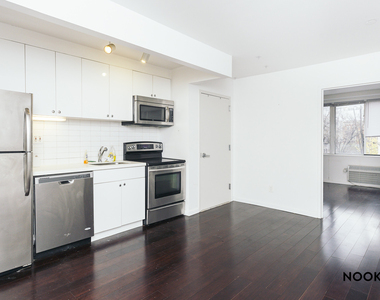 286 Stanhope St - Photo Thumbnail 7