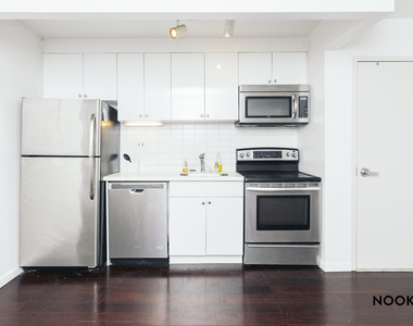 286 Stanhope St - Photo Thumbnail 4