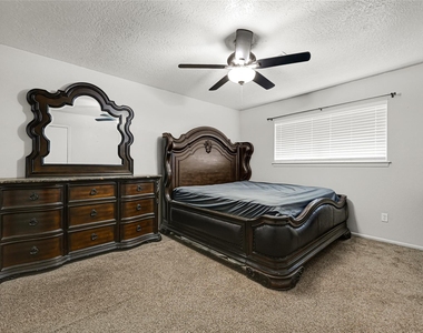 1501 Greenwood Dr - Photo Thumbnail 15
