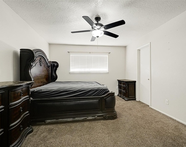 1501 Greenwood Dr - Photo Thumbnail 14