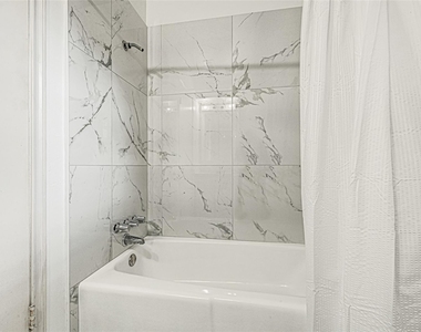 1501 Greenwood Dr - Photo Thumbnail 17