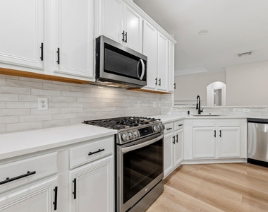 4432 Mae Street - Photo Thumbnail 7