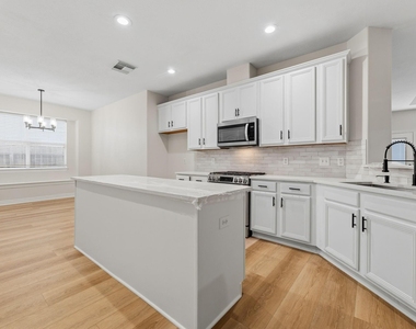 4432 Mae Street - Photo Thumbnail 10