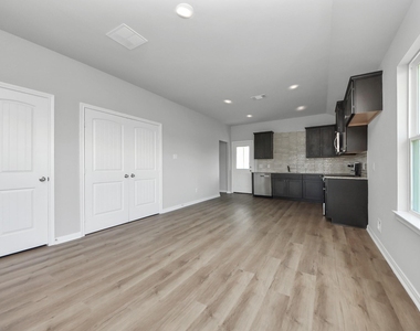 288 Buckskin Drive - Photo Thumbnail 7